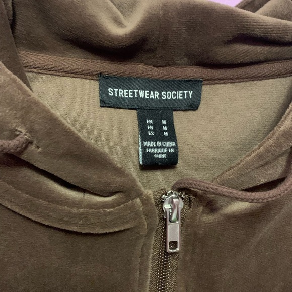 Brown cropped zip up sweater bought from H&M - Picture 2 of 2